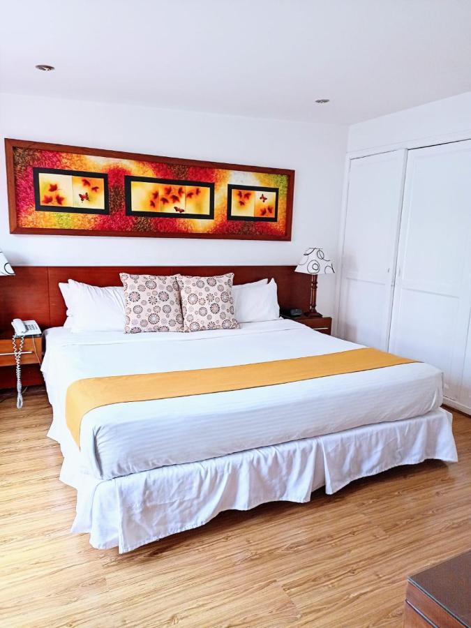 Hotel Marbella Chico Bogota Bagian luar foto