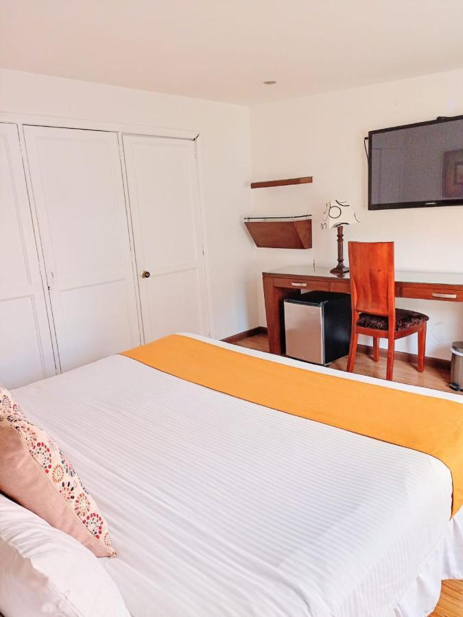 Hotel Marbella Chico Bogota Bagian luar foto