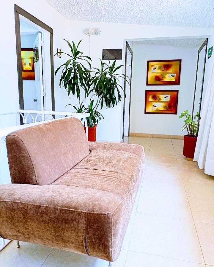Hotel Marbella Chico Bogota Bagian luar foto