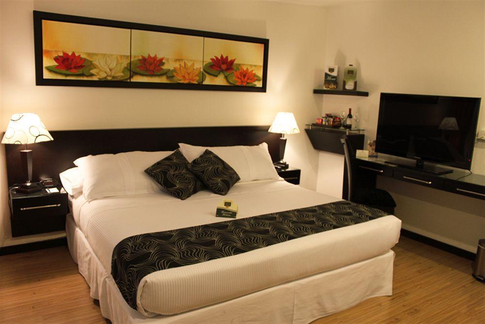 Hotel Marbella Chico Bogota Bagian luar foto