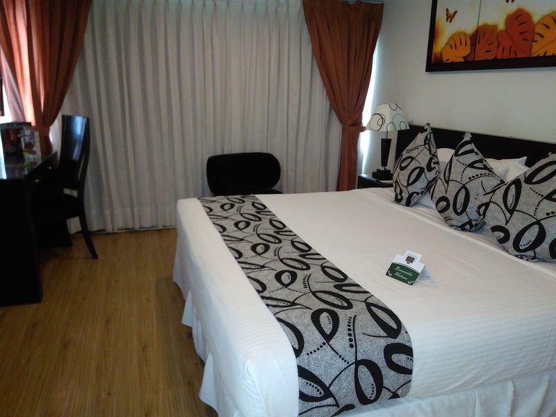 Hotel Marbella Chico Bogota Bagian luar foto