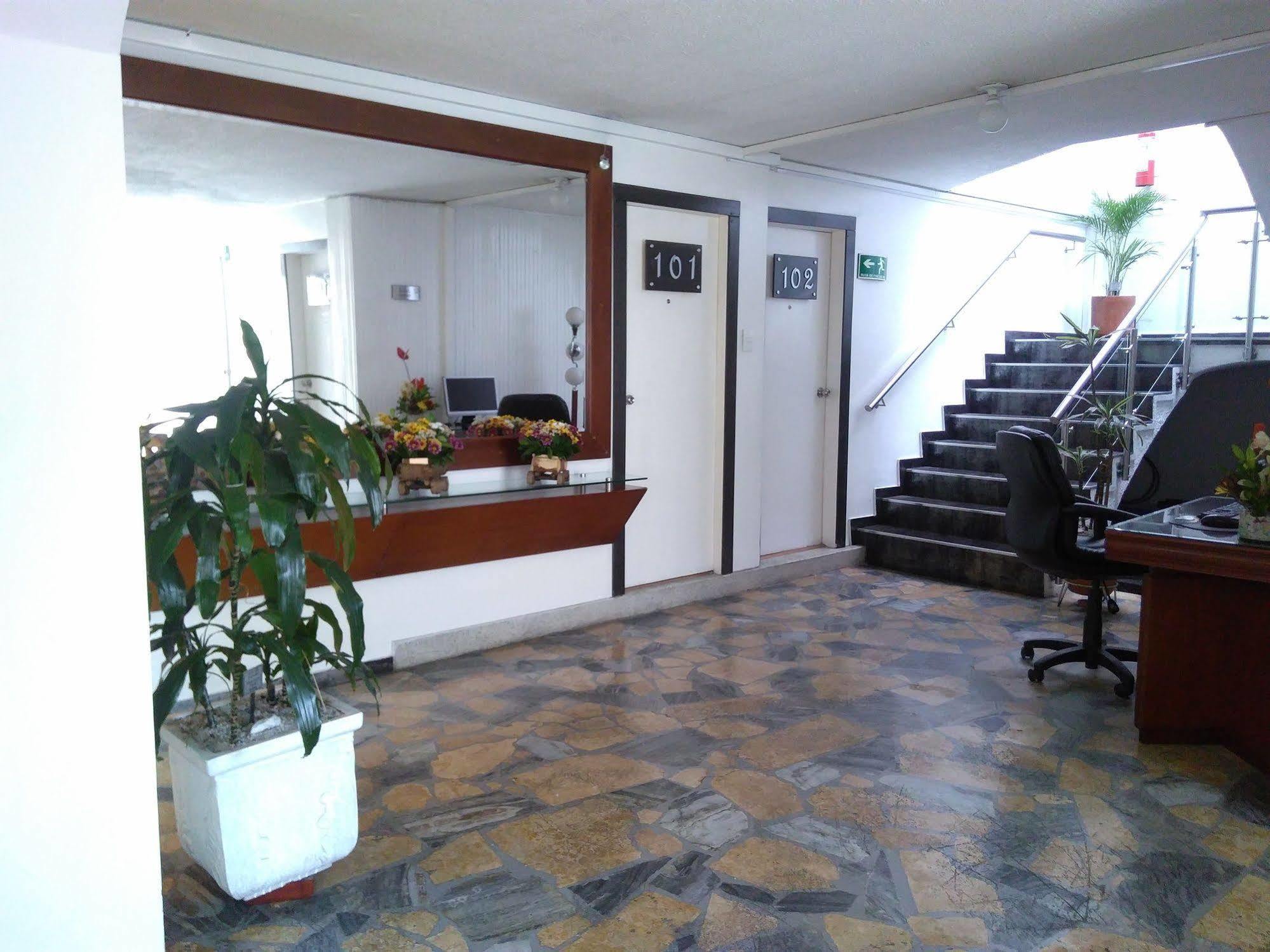 Hotel Marbella Chico Bogota Bagian luar foto