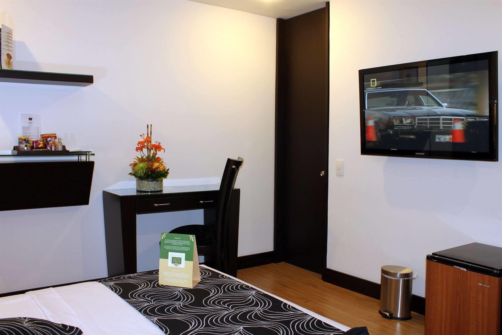 Hotel Marbella Chico Bogota Bagian luar foto